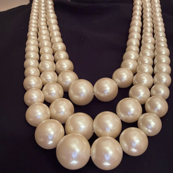 VINTAGE PEARL5 STRAND CREAMY IVORY NECKLACE - Picture 10 of 11